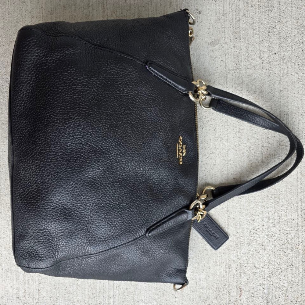 👜 Coach F28993 Pebbled Leather Zip Top Tote Bag Black Gold Hardware - Picture 3 of 10